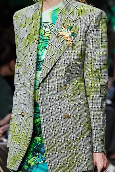 Look 61